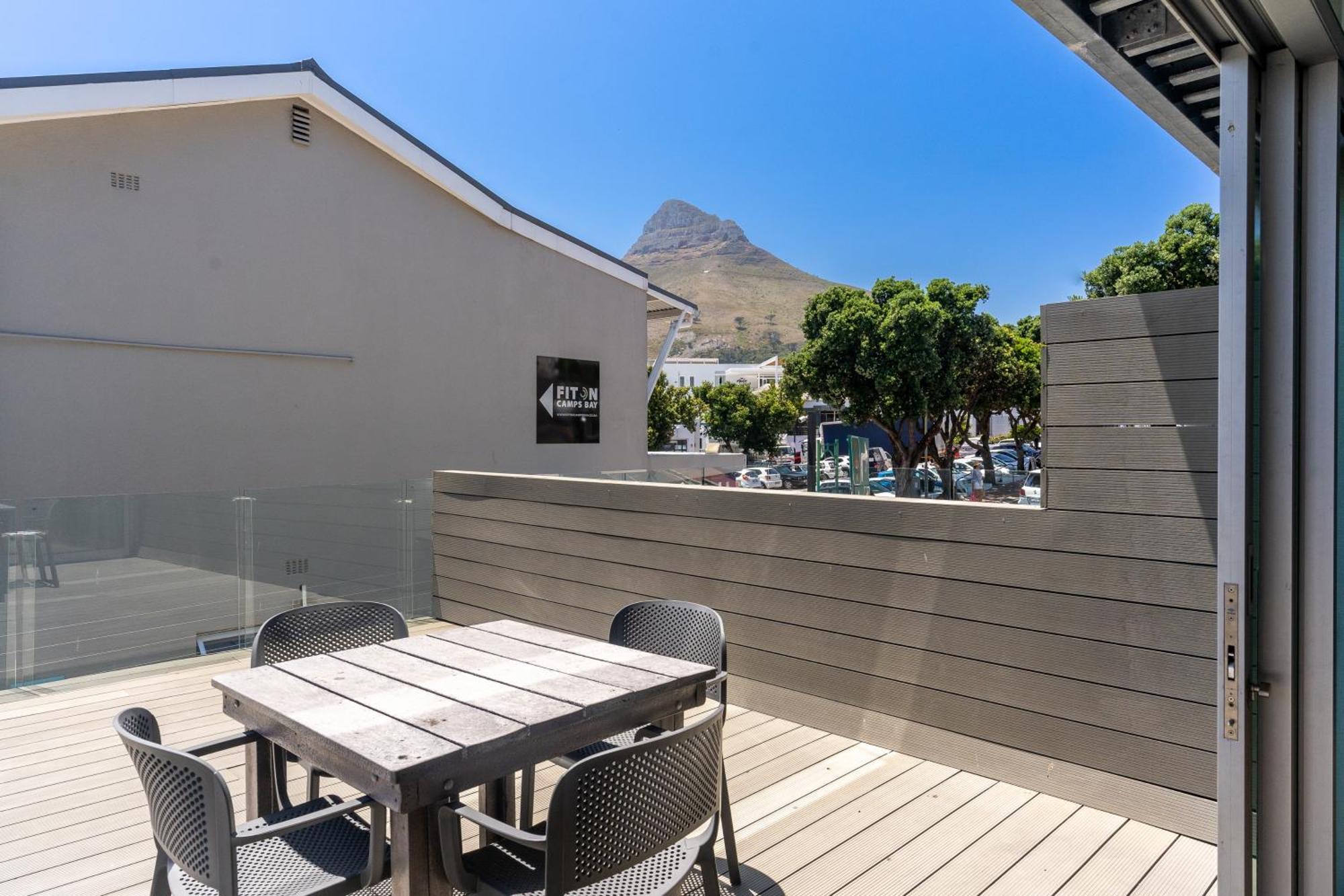 Camps Bay Village - Studios And Apartments Cape Town Oda fotoğraf