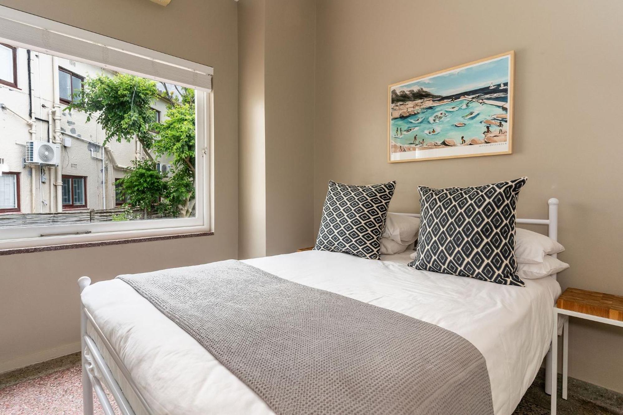 Camps Bay Village - Studios And Apartments Cape Town Oda fotoğraf