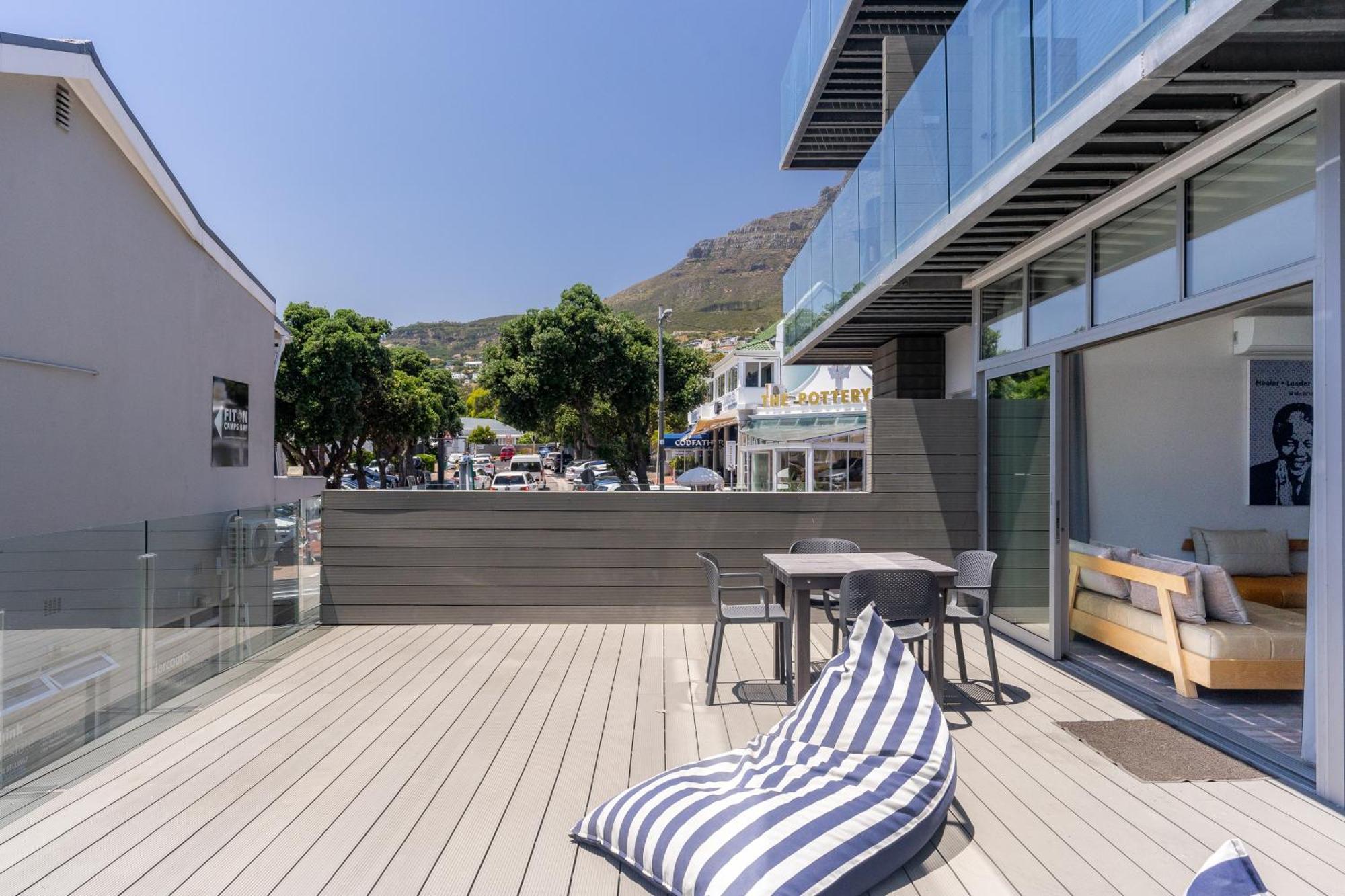 Camps Bay Village - Studios And Apartments Cape Town Oda fotoğraf