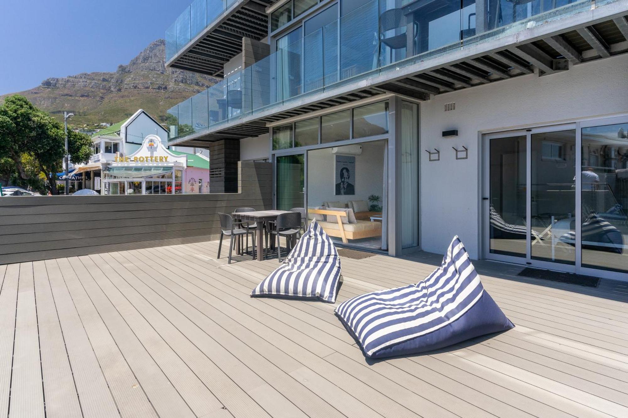 Camps Bay Village - Studios And Apartments Cape Town Oda fotoğraf